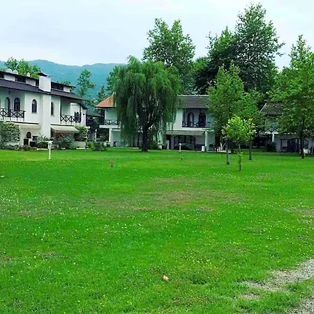 Goel Kenarinda Retro Merkez Hotel 3*