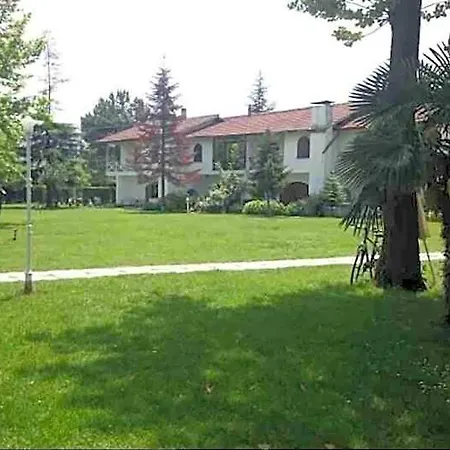Goel Kenarinda Retro Merkez 3* Sapanca